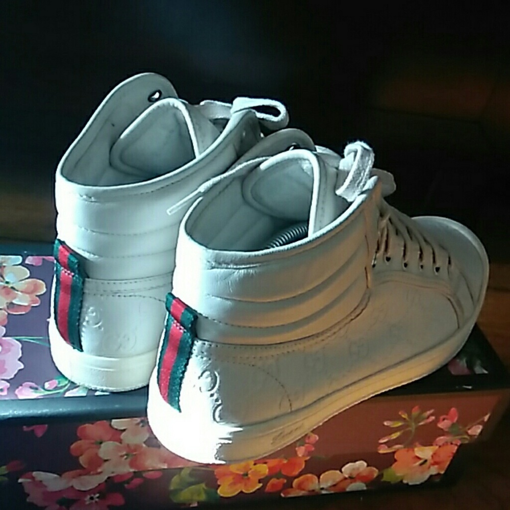 GUCCI SNEAKER WHITE GREEN & RED STRIPE